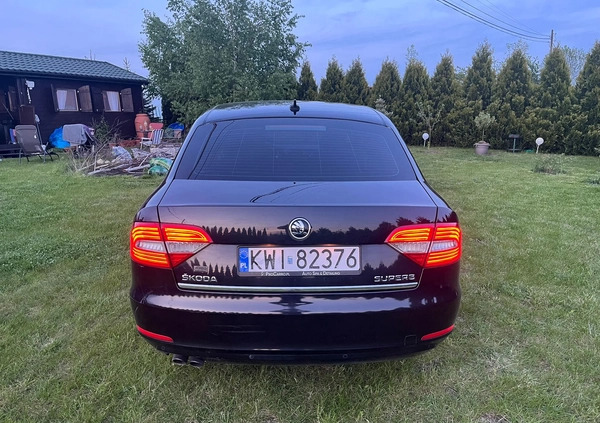 Skoda Superb cena 37900 przebieg: 369000, rok produkcji 2015 z Wieliczka małe 191